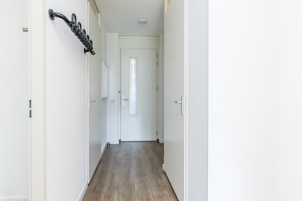 Foto - Te koop: In een fraai, modern wooncomplex "Heiderveste", midden in het hart van Heerlerheide, op loopafstand van een winkelcentrum; ligt dit ruime, luxe appartement op de 1e verdieping (2e woonlaag).